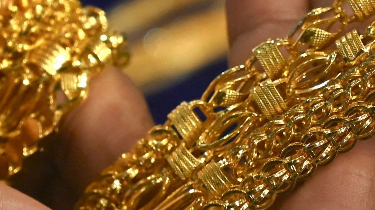 gold-price-today-silver-rates-gujarat-india-latest-update