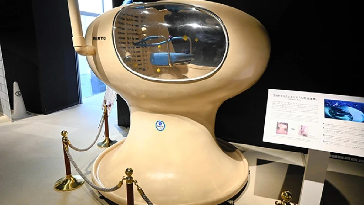 japan-human-washing-machine-mirai-ningen-sentakuki