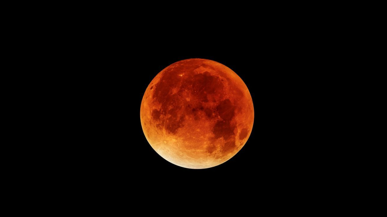 Blood Moon 2025: Last total lunar eclipse of the year dazzles sky across India