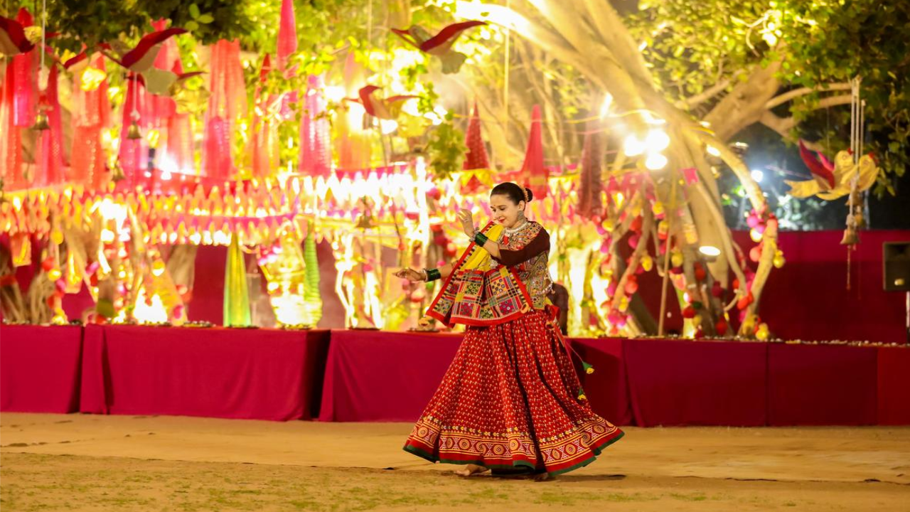 heritage-garba-at-lakshmi-vilas-palace-queen-radhikaraje