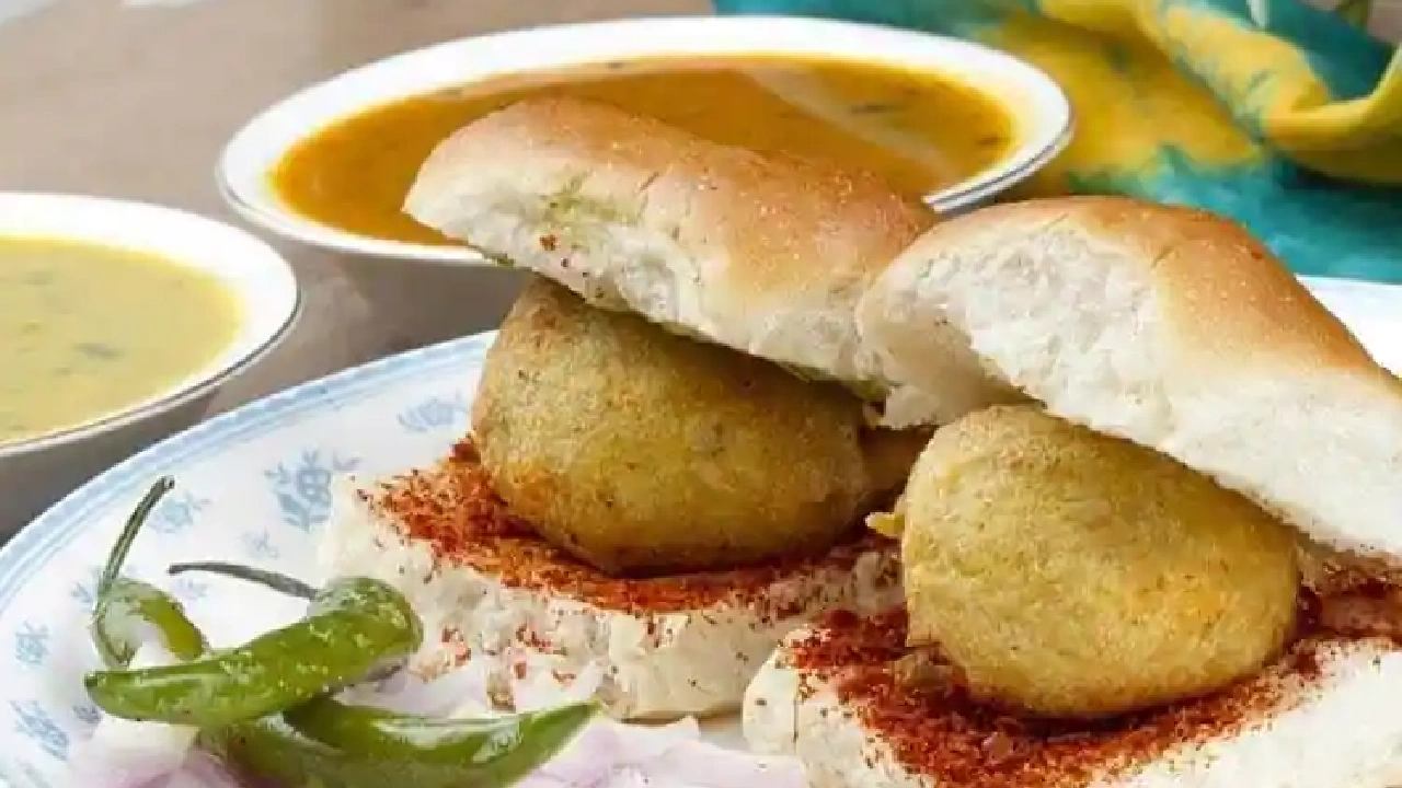 vada-pav-business-idea-earn-45000-to-150000-monthly